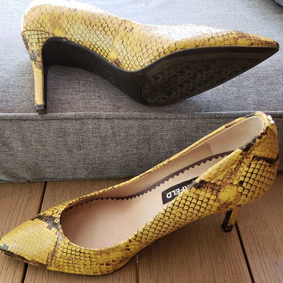 EUC KARL LAGERFELD Royale premium leather pumps in mustard / brown snake (6) - Picture 10 of 12